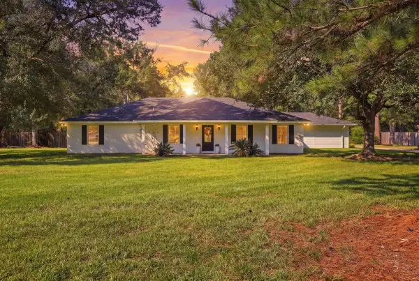 13630 Rolling Hills Drive, Beaumont, TX 77713