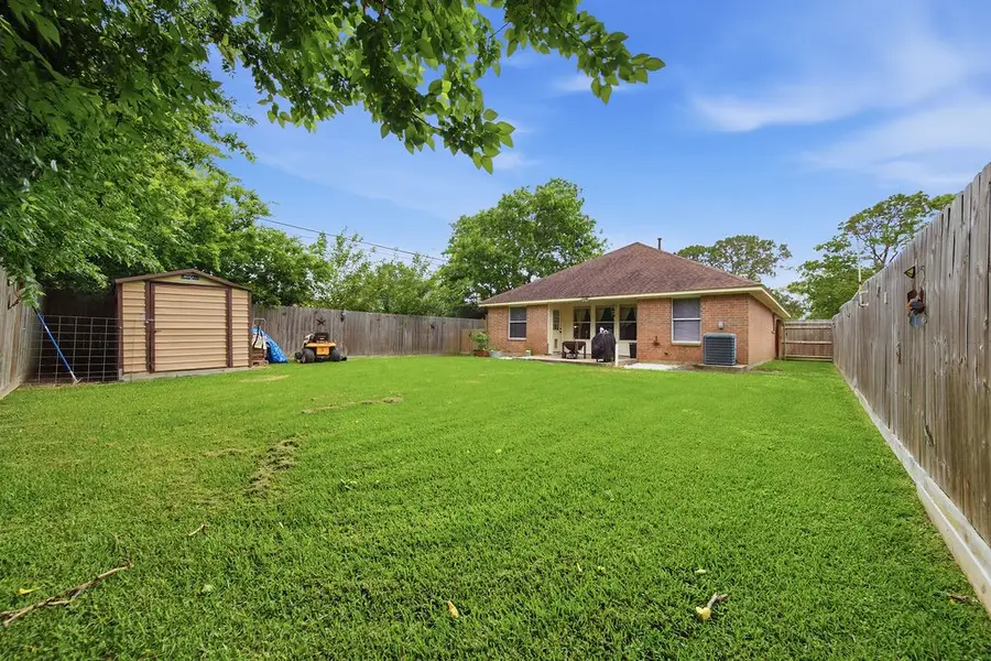 1916 41st Avenue N, Texas City, TX 77590 - #2