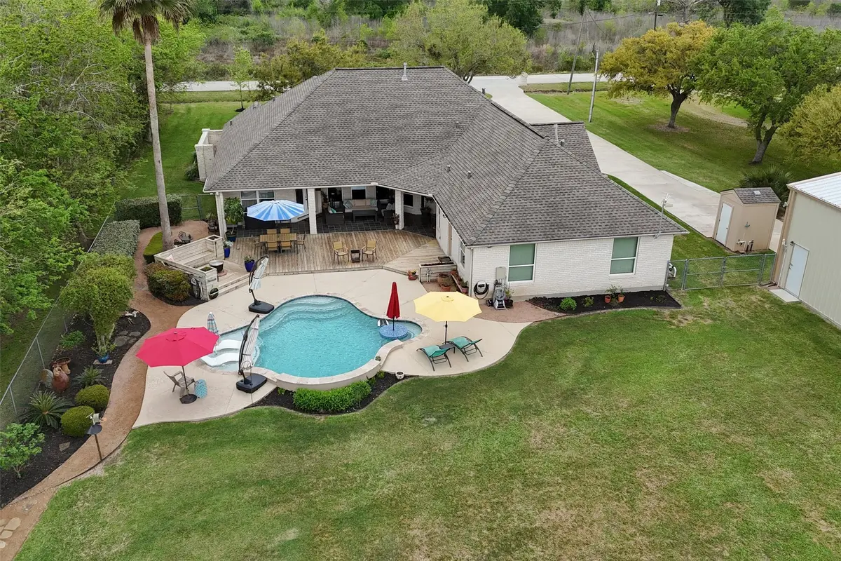 109 Avenue J, Dickinson, TX 77539 - #1