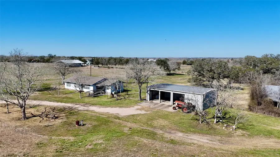 652 County Road 210, Hallettsville, TX 77964 - #2