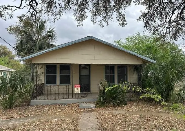 706 Pearson Street, Natalia, TX 78059 - #1