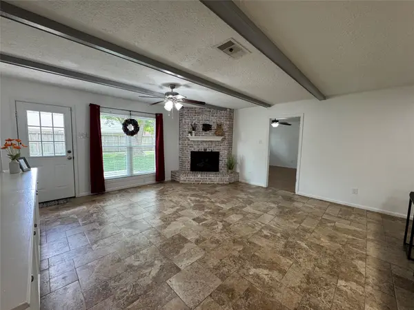 722 Seafoam Road, Houston, TX 77062