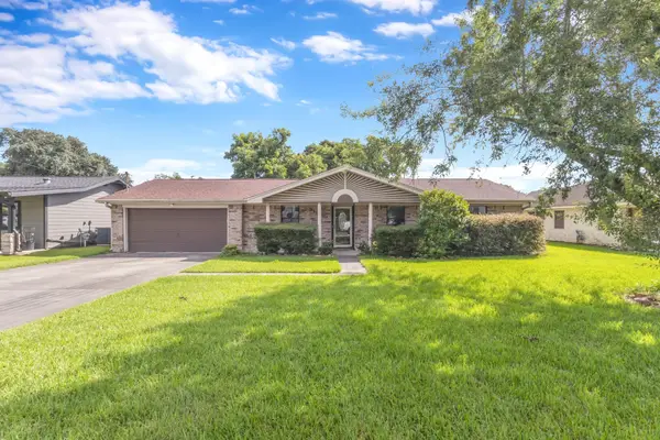 915 S 14th Street, Nederland, TX 77627