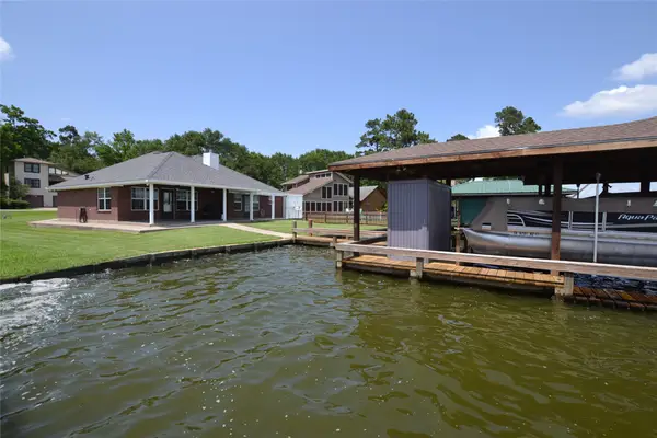 320 Lakefront Drive, Onalaska, TX 77360