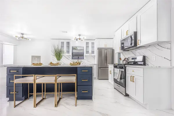 15802 Edenvale Street, Friendswood, TX 77546