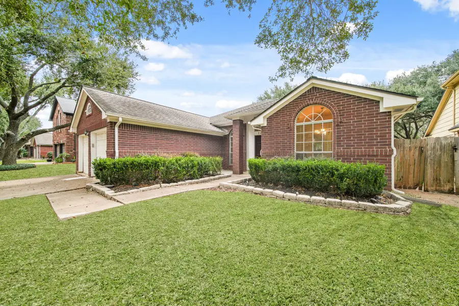 127 Selkirk Drive, Sugar Land, TX 77479 - Image #2