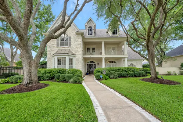 3707 Acorn Wood Way, Houston, TX 77059