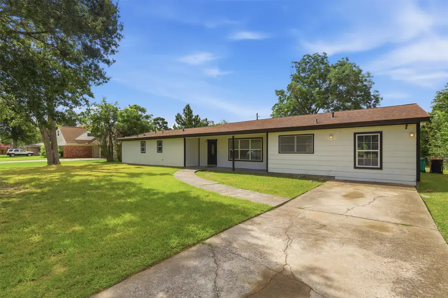 102 Tanglewood Street, Baytown, TX 77520 - #2