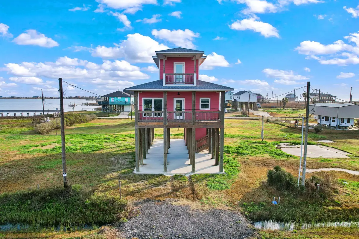 1042 N Margaret Road, Gilchrist, TX 77617 - #1