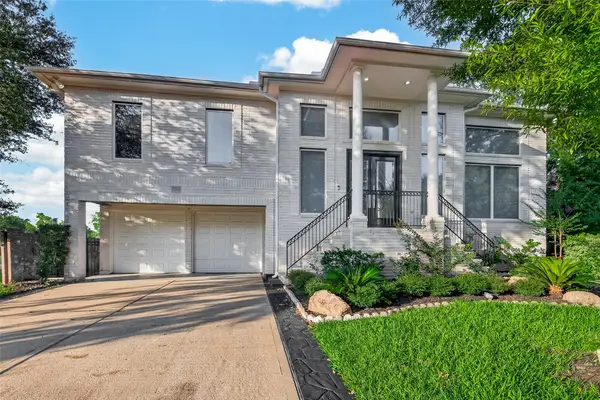 7203 Timberlake Dr, Sugar Land, TX 77479