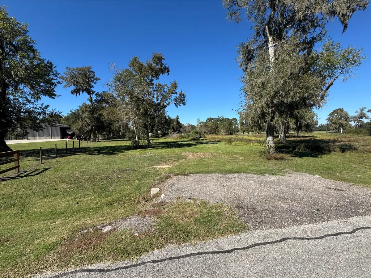 684 Avenue A, Sweeny, TX 77480 - Image #1