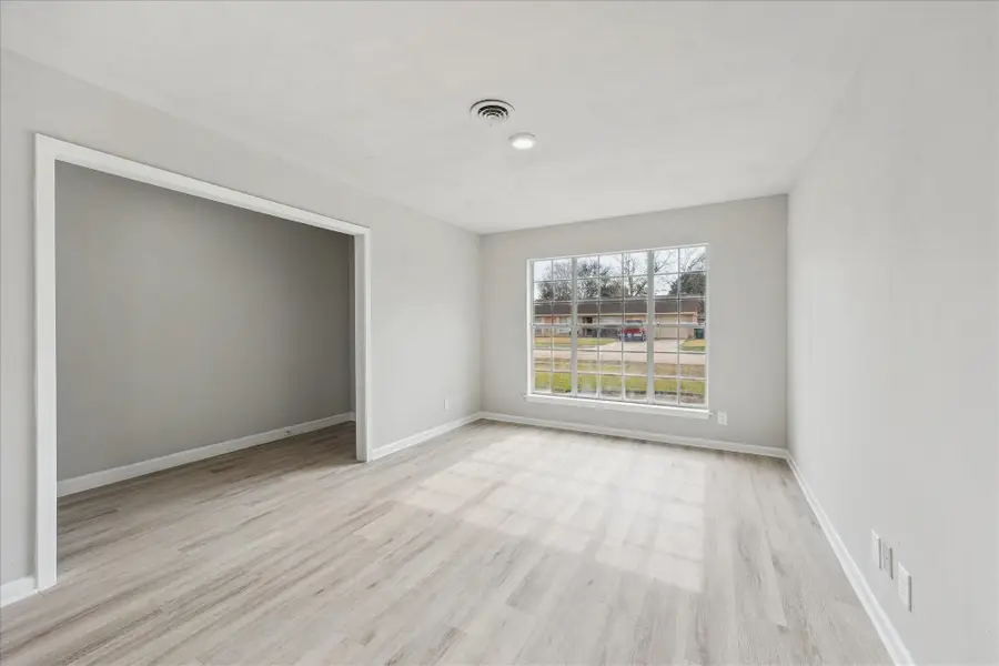 5922 Fontenelle Drive, Houston, TX 77035 - Image #3