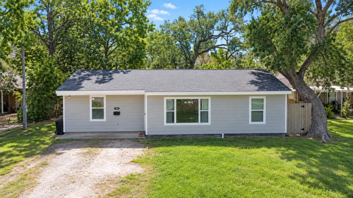 1227 Pecan Street, Clute, TX 77531 - #1