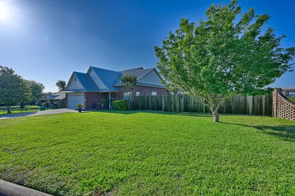 1200 Cheyenne Drive, Brenham, TX 77833