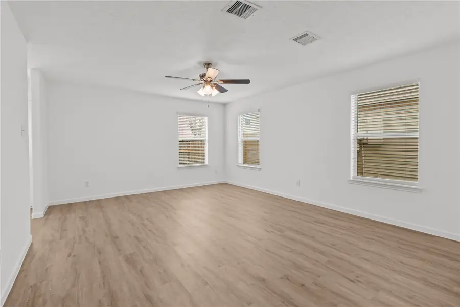 878 Sun Prairie Drive, Houston, TX 77090 - Image #3