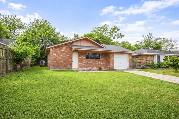 4902 Scott Reef Drive, Bacliff, TX 77518