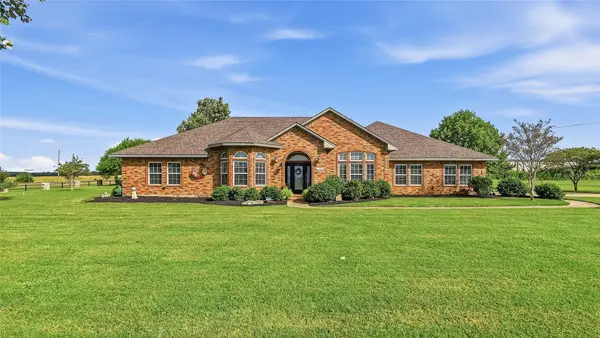 135 Apache, Franklin, TX 77856