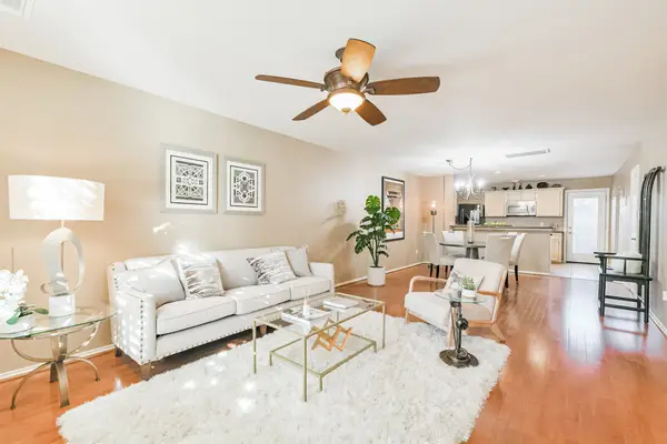 718 Redwing Place Drive, Houston, TX 77009