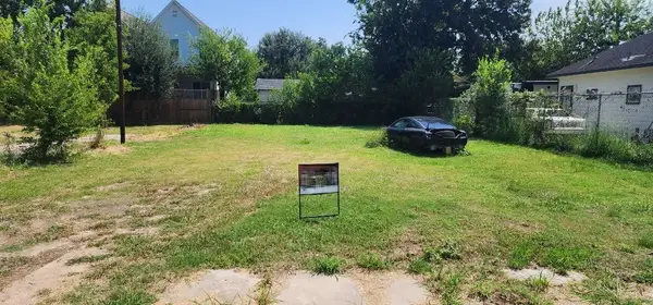 2210 Bringhurst Street, Houston, TX 77026