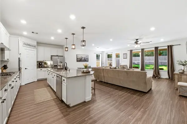 3965 Eagle Nest Lake Lane, Magnolia, TX 77354