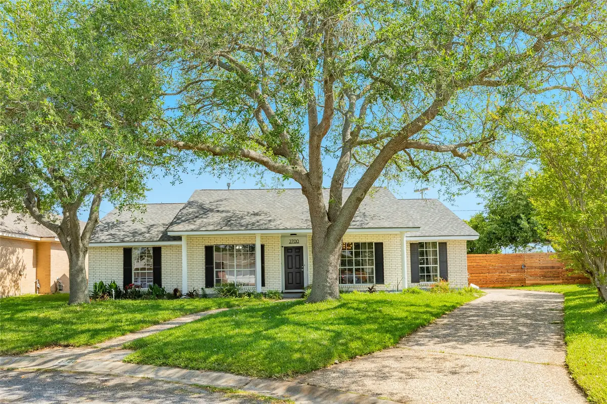 2700 E Palm Circle, Galveston, TX 77551 - Image #1