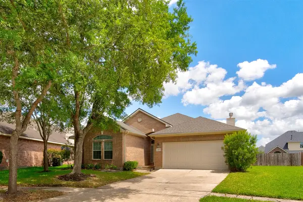 14103 Spring Knoll Lane, Rosharon, TX 77583