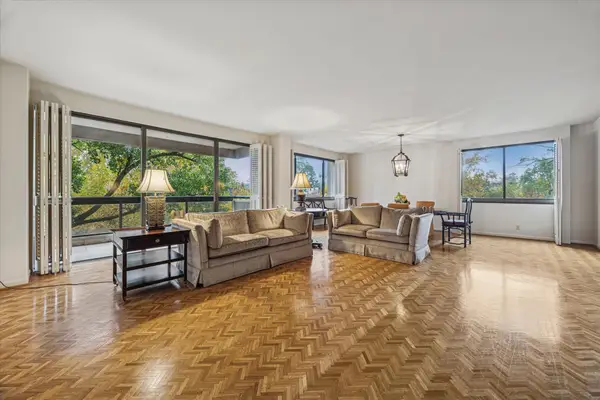 49 Briar Hollow Lane #203, Houston, TX 77027