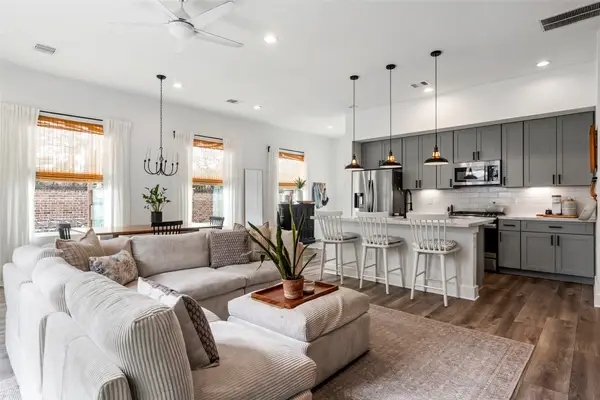 5202 Pinemont Creek Lane, Houston, TX 77018