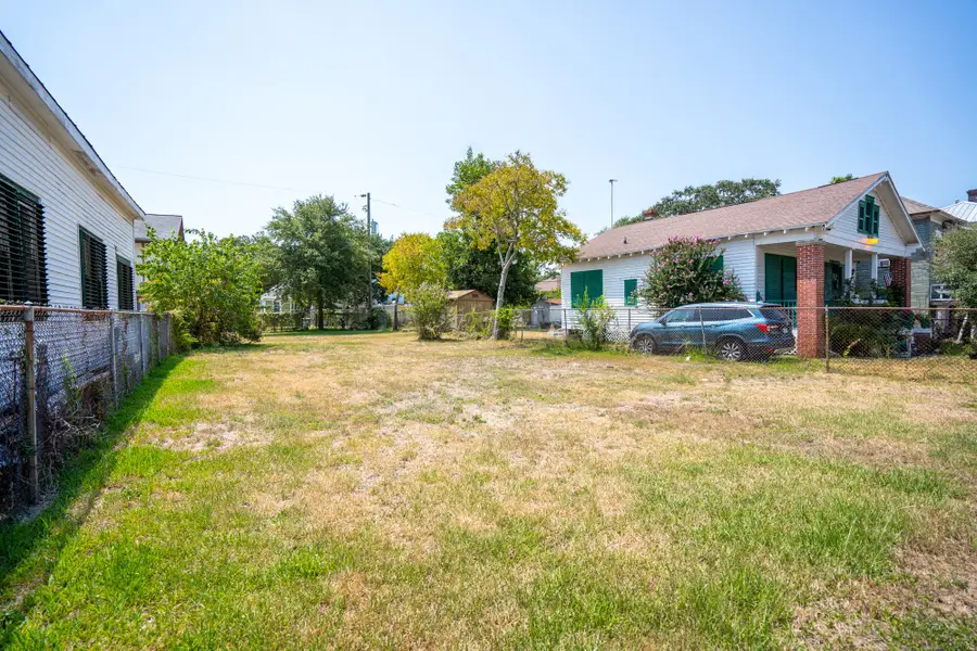 3615 Avenue N, Galveston, TX 77550 - #2