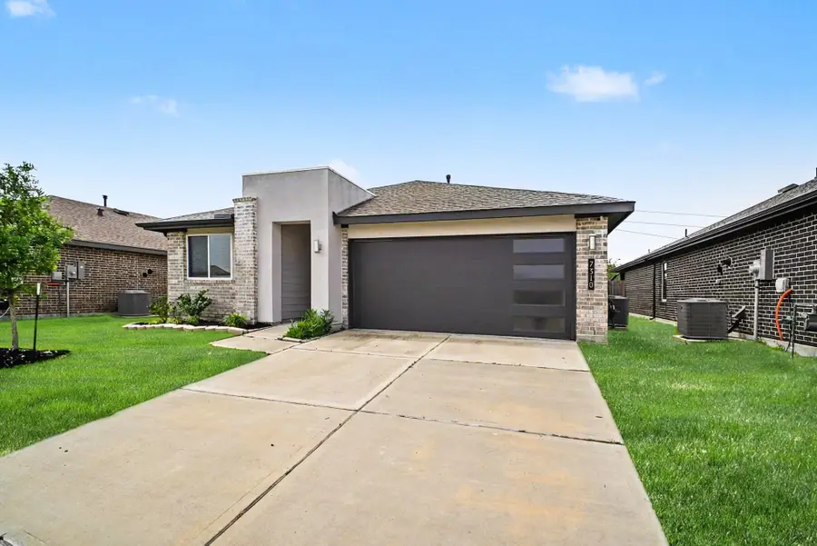 7310 Lakeway Bluff Lane, Richmond, TX 77407 - #3