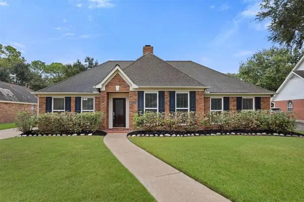 2022 Hillside Oak Lane, Houston, TX 77062