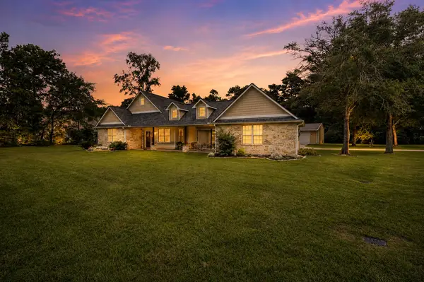 107 Ebner Lake Front Drive, Montgomery, TX 77316