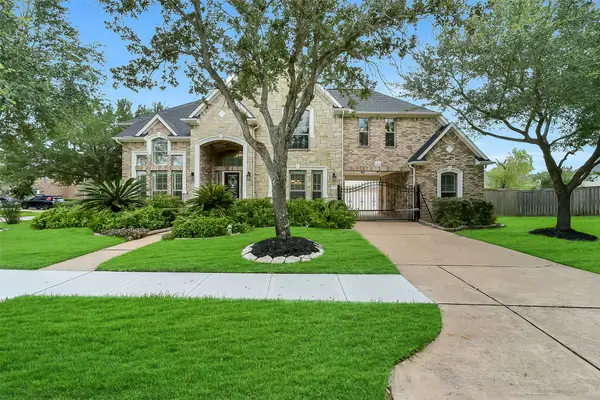 11802 Seagrove Drive, Pearland, TX 77584