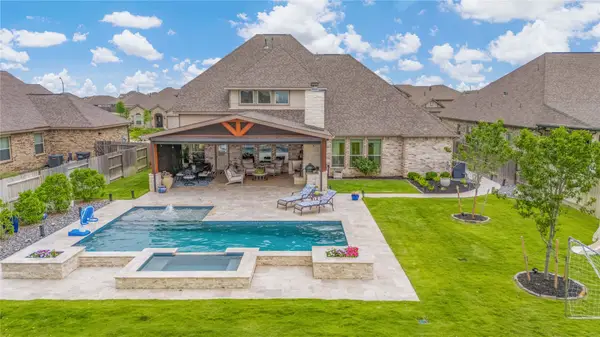 14926 Lake Shore Avenue, Mont Belvieu, TX 77523