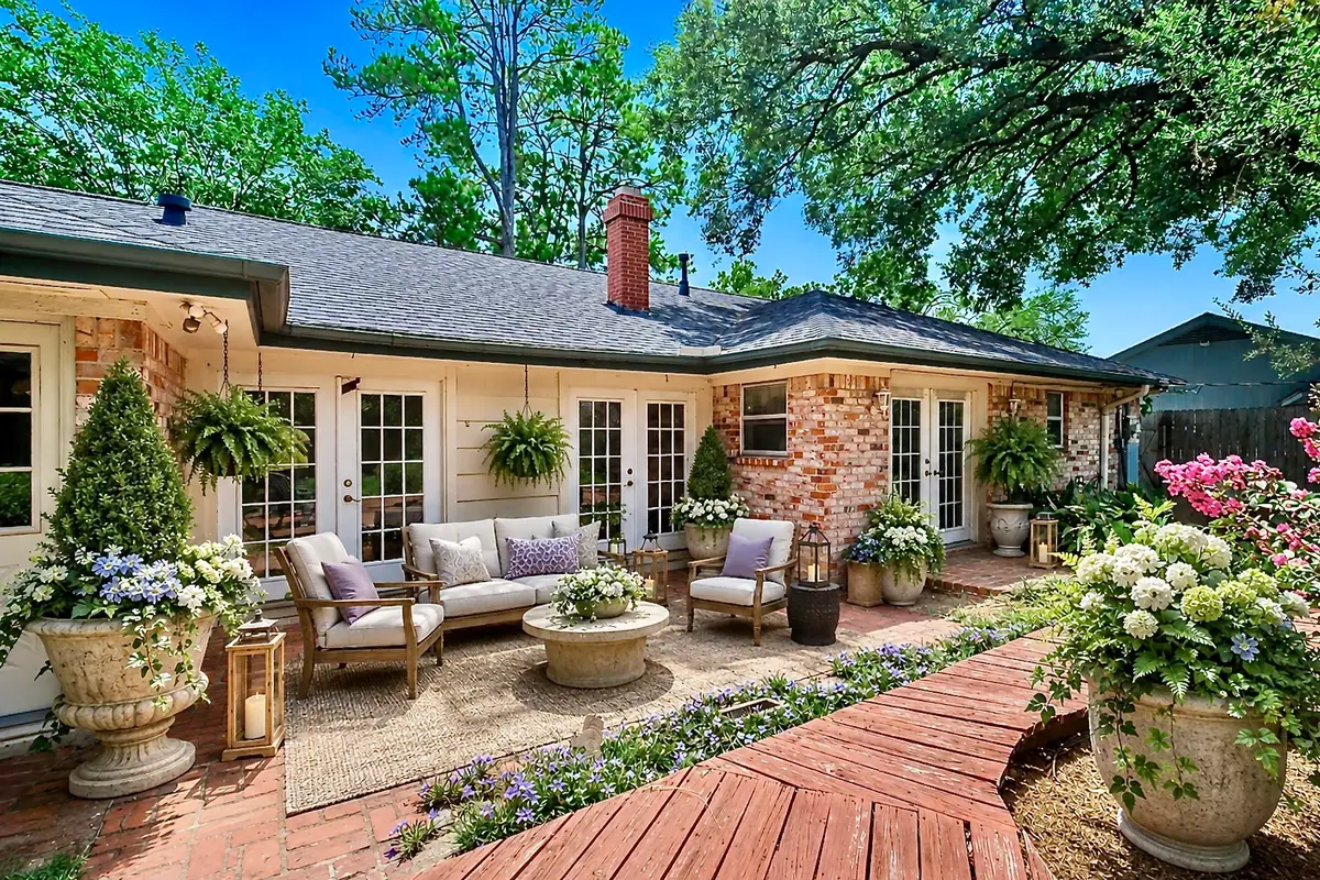 1919 Stebbins Drive, Houston, TX 77043 - #1
