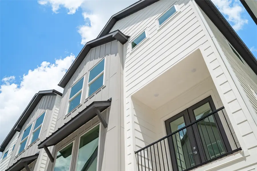 902 Kern Street #B, Houston, TX 77009 - #3