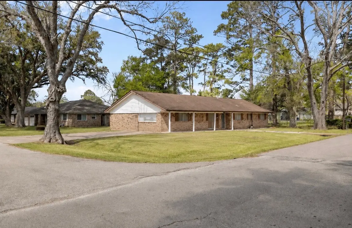 404 S 14th Street, West Columbia, TX 77486 - #1