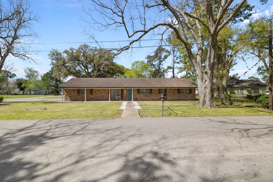 404 S 14th Street, West Columbia, TX 77486 - #3
