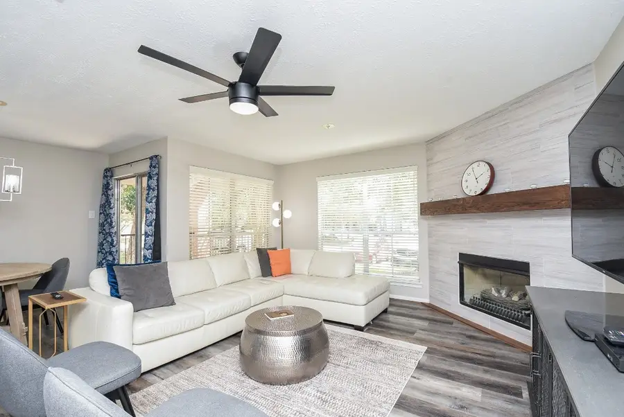 8051 Bay Branch Drive #112, The Woodlands, TX 77382 - #2