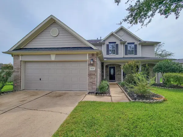 819 Arlington Lane, Rosenberg, TX 77469