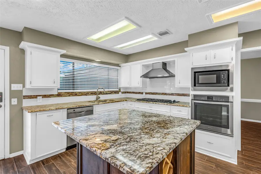 2202 Erin Glen Court, Deer Park, TX 77536 - #3