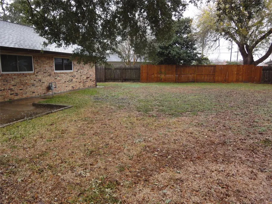 1907 Williamsburg Court S, League City, TX 77573 - Image #3