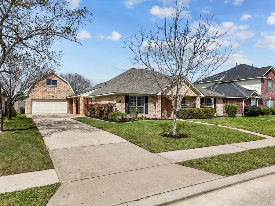 2304 Meadows Boulevard, League City, TX 77573 - #2