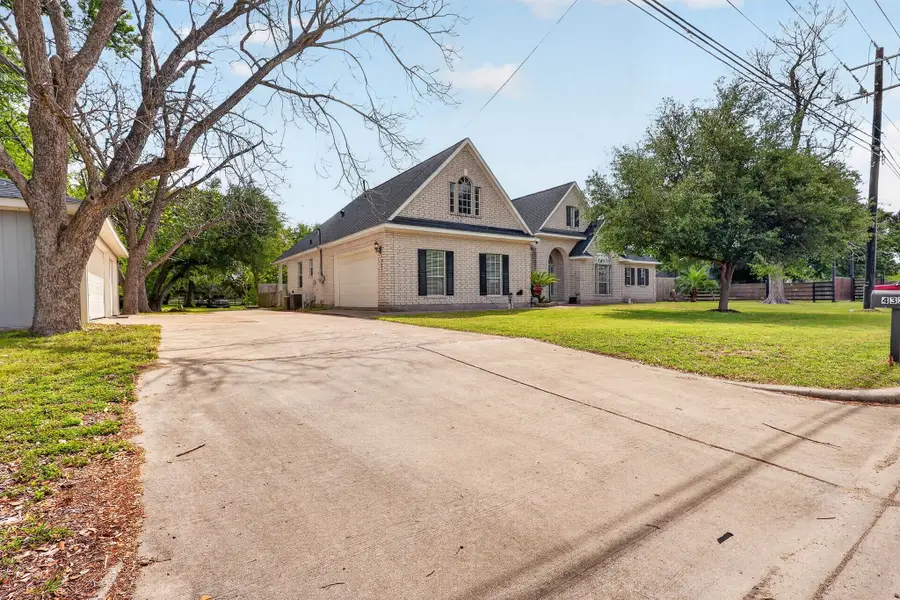 4323 Young Street, Pasadena, TX 77504 - #2