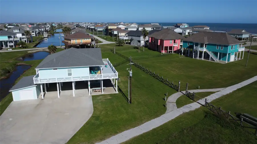 926 Surfside Drive, Crystal Beach, TX 77650 - #2