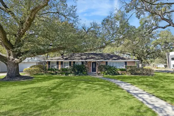 1335 Modiste Street, Spring Valley Village, TX 77055