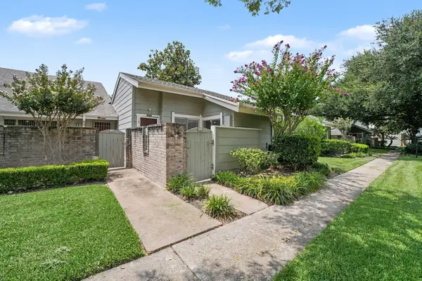 13010 Greenway Chase Court #3010, Houston, TX 77072