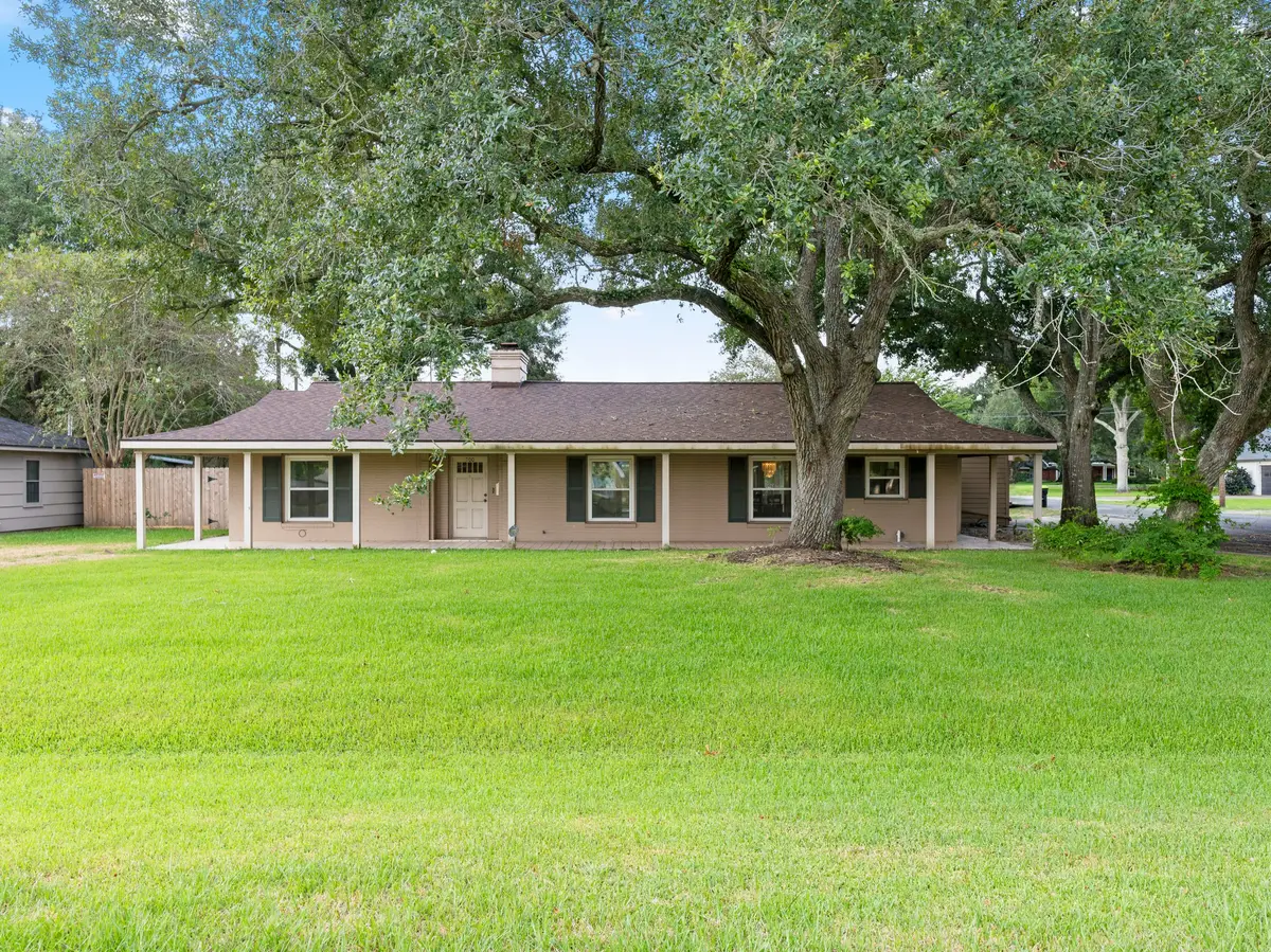 900 6th Street, Bay City, TX 77414 - #1