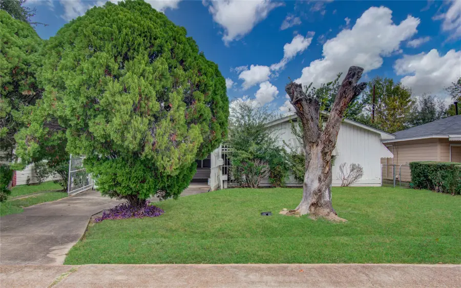 5007 Edfield Street, Houston, TX 77033 - Image #2