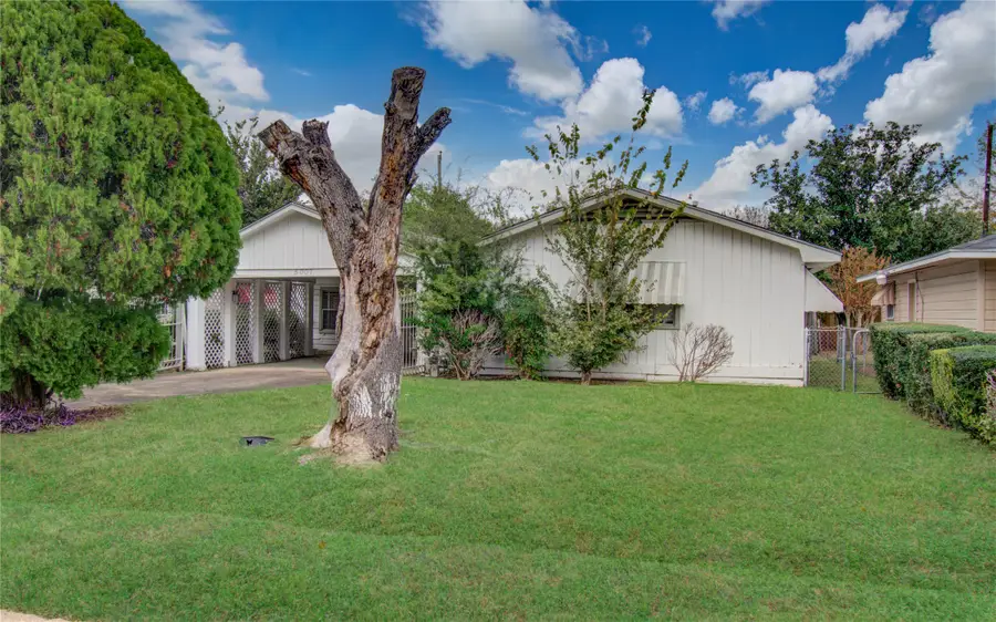 5007 Edfield Street, Houston, TX 77033 - Image #3